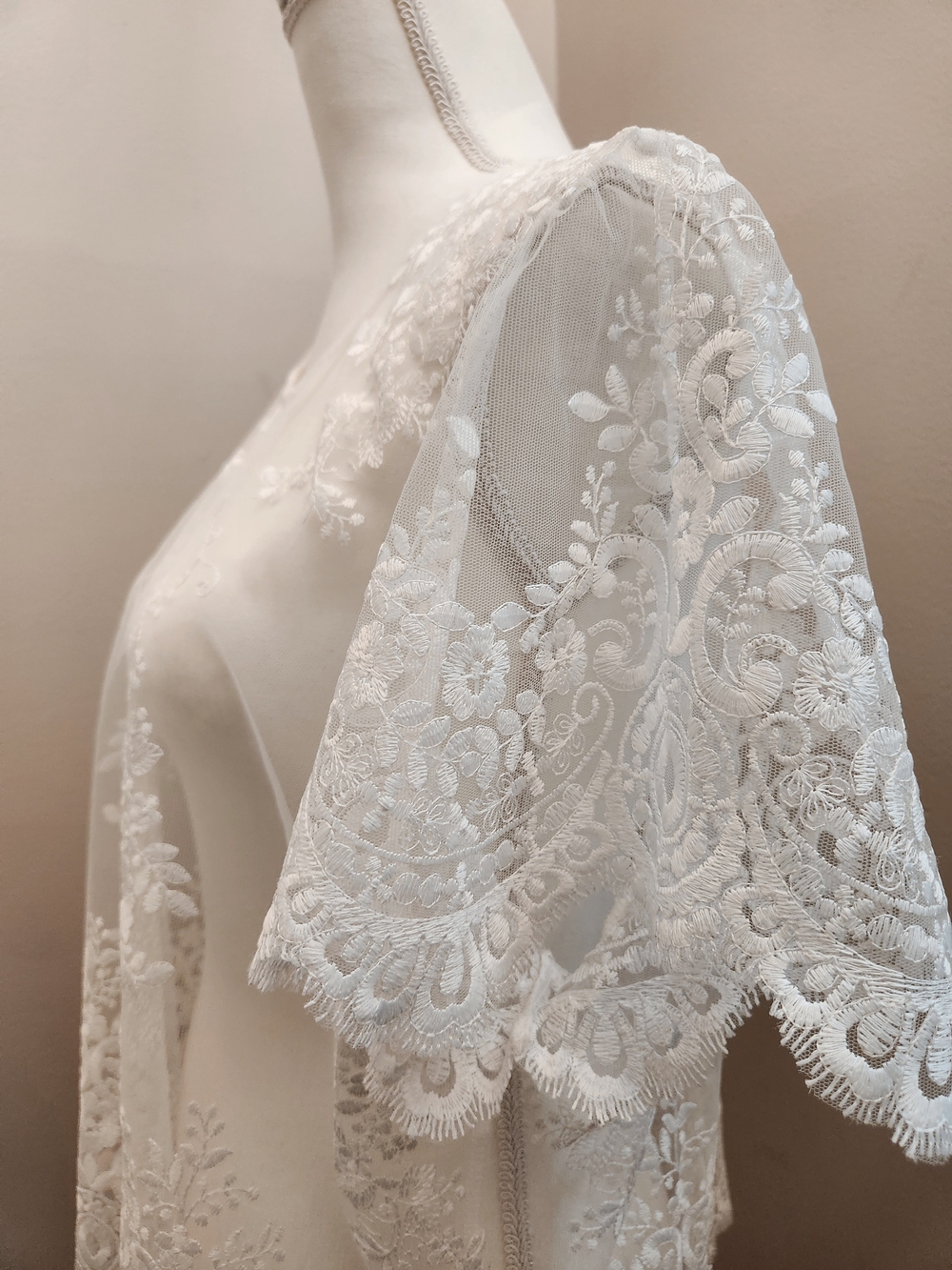 Anthropologie White Floral Lace Capelet